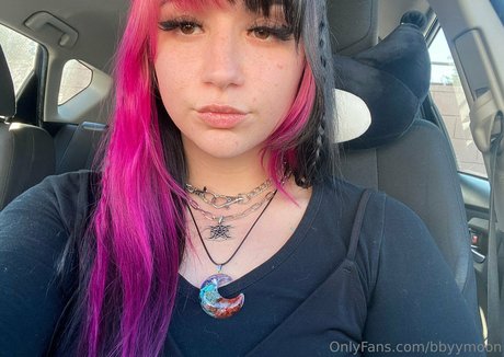bbyymoon sexy model gallery