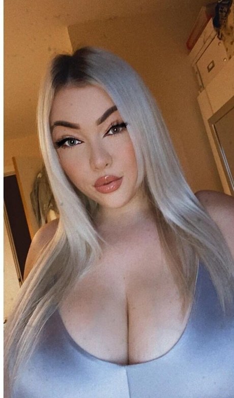 Kendall Rowan modelo de alta definición foto