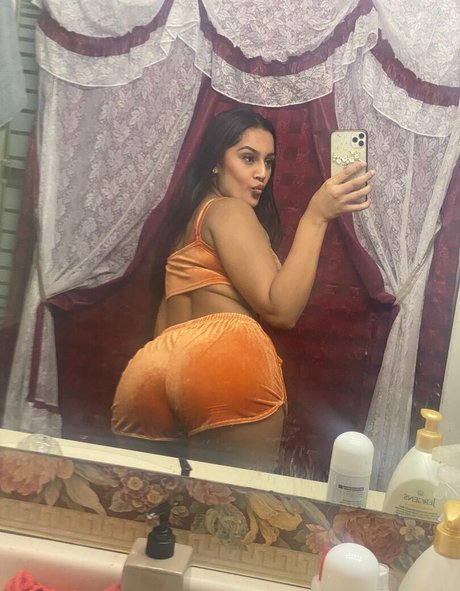 Sofia Rai hermosa estrella porno archivo