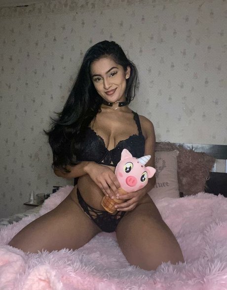 beauty curvy onlyfans pornographic images
