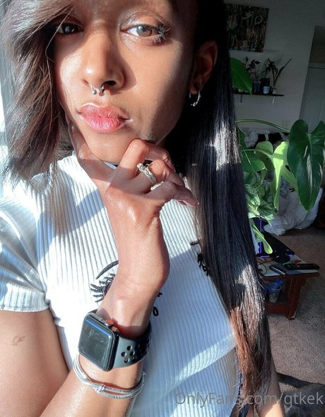 qtkek pornstar sexy photos