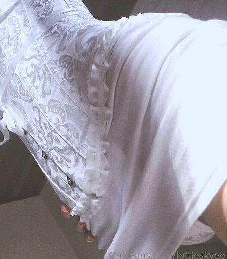 lottieskyee étoile sexy galerie