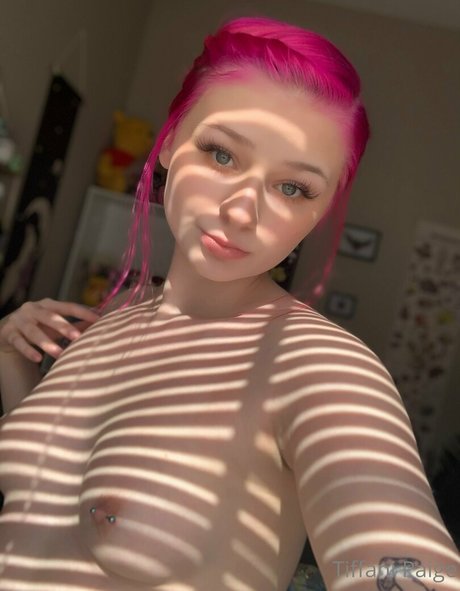tiffanipaigexo sexy star image