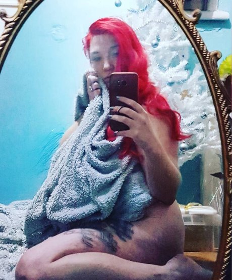 Ariel Vanderberg hot model picture
