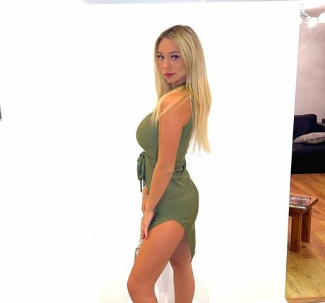 Isabella B estrella del arte galerías