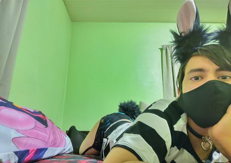 femboynerd adult model image