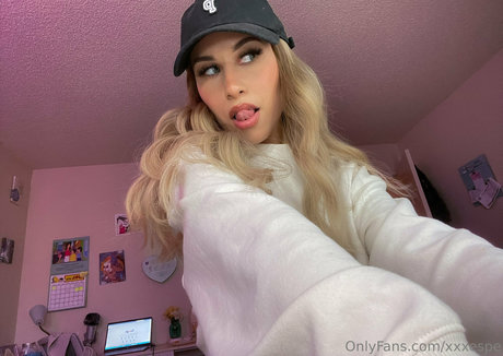 Espe ASMR star du porno nue image