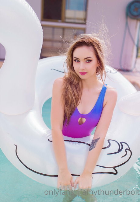 amythunderbolt sex model pictures