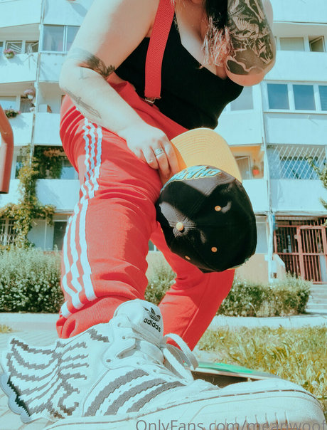 meanwoof actriz desnuda galerías