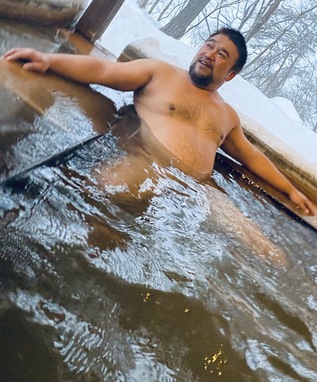 threeislands modèle exclusif des photos