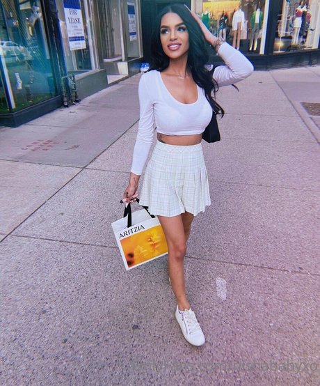 nishababyxo modelo galería