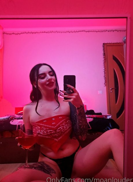 moanlouder model sexy gallery