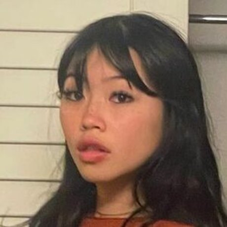 Beabadoobee naked model pic
