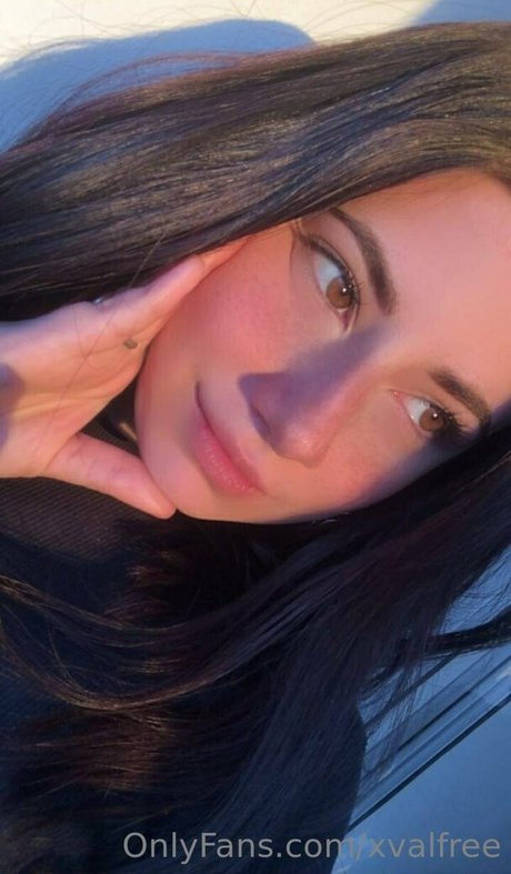 xvalfree modelo atractivo imagen