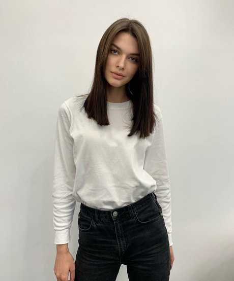 Sasha Zotova star du porno de haute qualité images