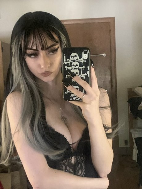 asianshedevil high quality model pic