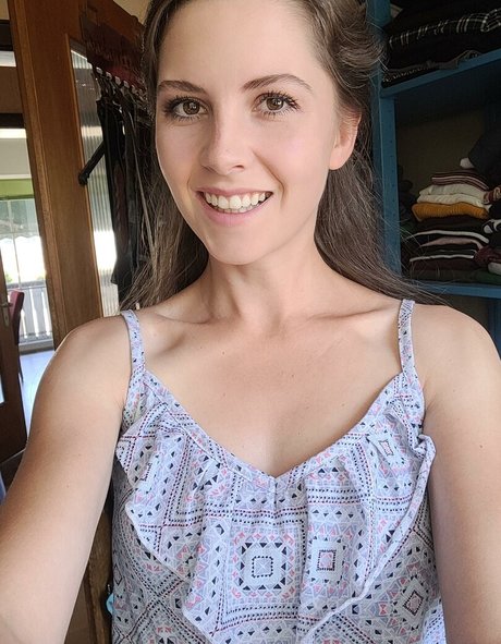 Trickyalice6 naked pornstar galleries