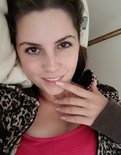 Trickyalice6 nude model photo
