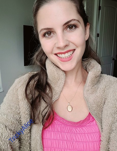 Trickyalice6 pornstar free photos