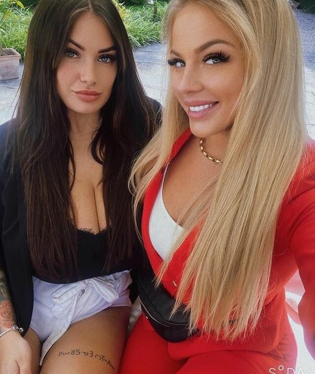 Agne Agnieska estrella porno xxx imágenes