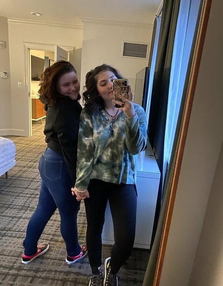 thevirgotwins star sexy pics
