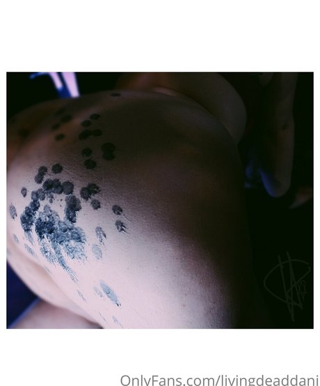 livingdeaddani estrella porno mejor imagen