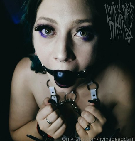 livingdeaddani pornographic star photos
