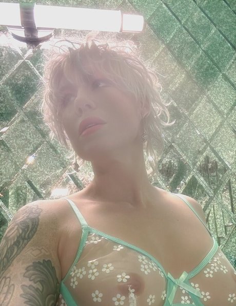DanikaXIX perfect model pic
