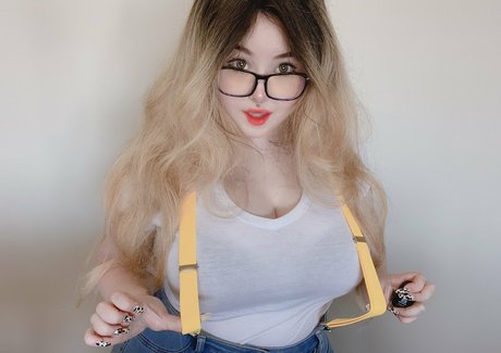 cherrikissu estrella porno sexy foto