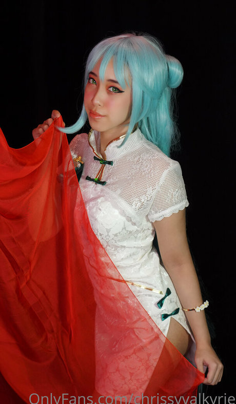chrissyvalkyrie model top photo