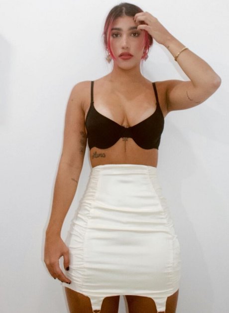 Daniela Barranco estrella porno desnuda galerías