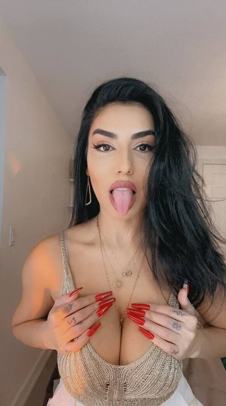 Mynameiszaraaa erotic actress pic