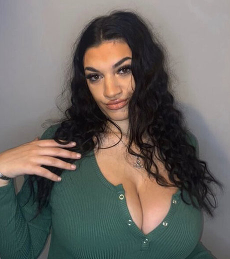 Chloe Ann Whitham modelo porno fotos