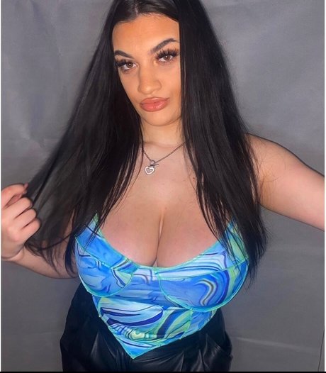 Chloe Ann Whitham top pornstar gallery