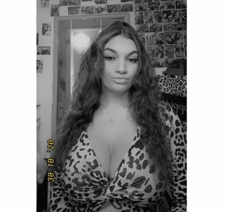 Chloe Ann Whitham nudes star archive