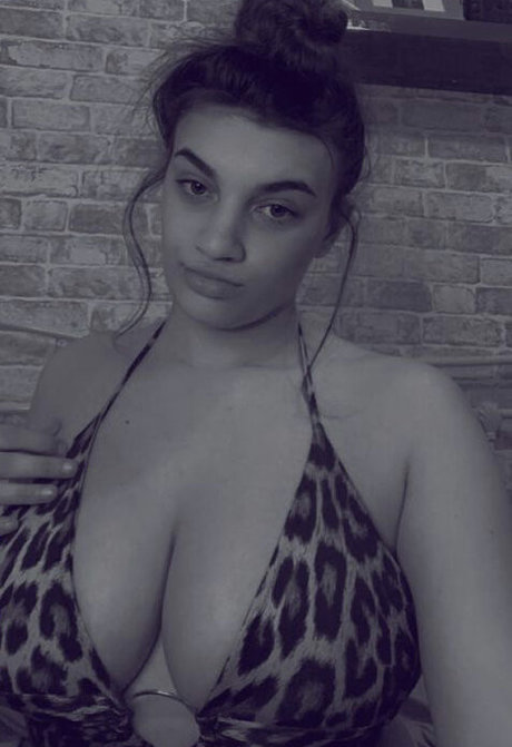 Chloe Ann Whitham pornstar nude img
