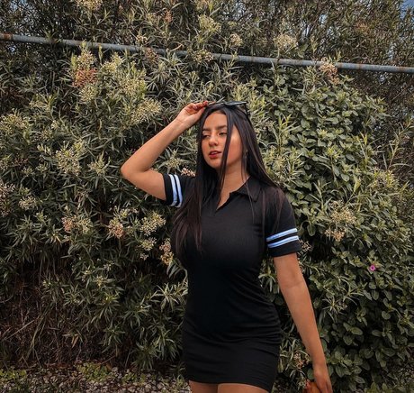 Danahe Vasquez étoile chaude galeries