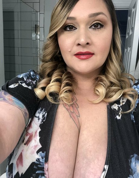 avadollxxx pornstar perfect pics