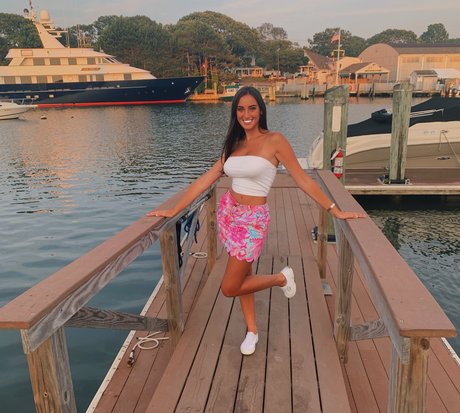 Taylor Alessi belle actrice photo