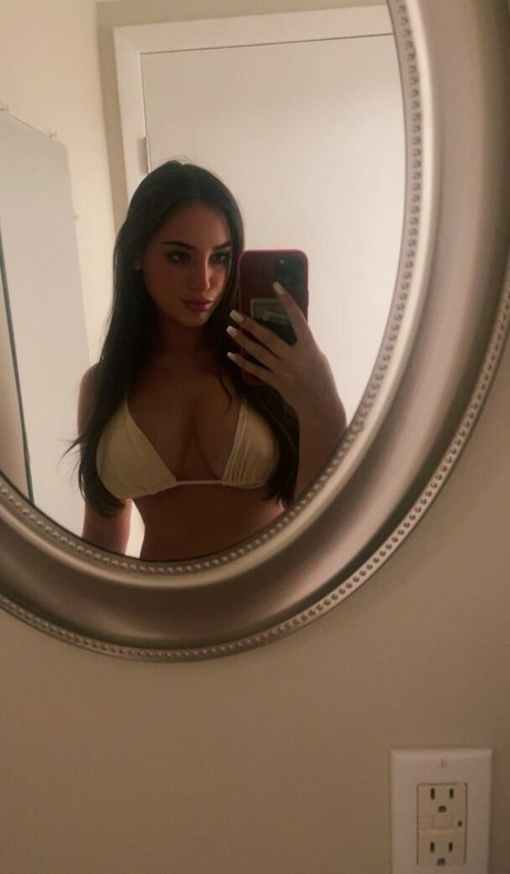 Taylor Alessi estrella desnuda fotos