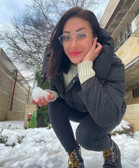 Chen Levi modèle de haute qualité galeries