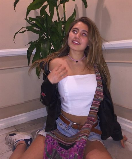 Lia Marie Johnson bonita actriz foto