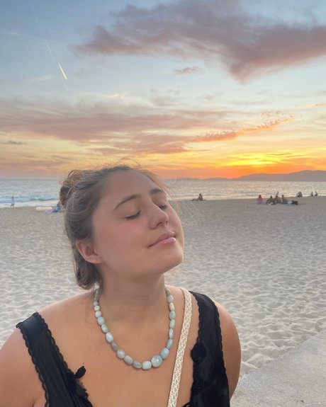 Lia Marie Johnson actrice parfaite photo