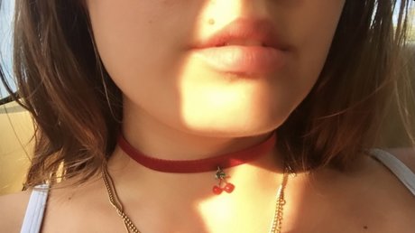 Lia Marie Johnson modèle adulte galerie