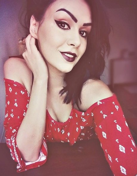 Nadinechase free star pic