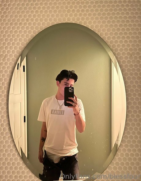 blessfour actrice de grande qualité photo