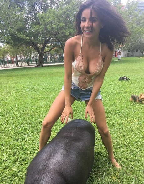 Mikaela Hoover beautiful actress image