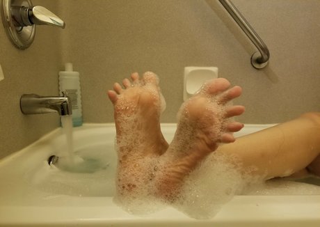 claratoes pornstar image