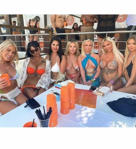 Leanne Campbell naked actress archive