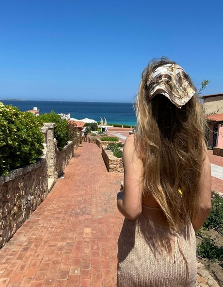 yourgirlzoey modelo desnudos galería